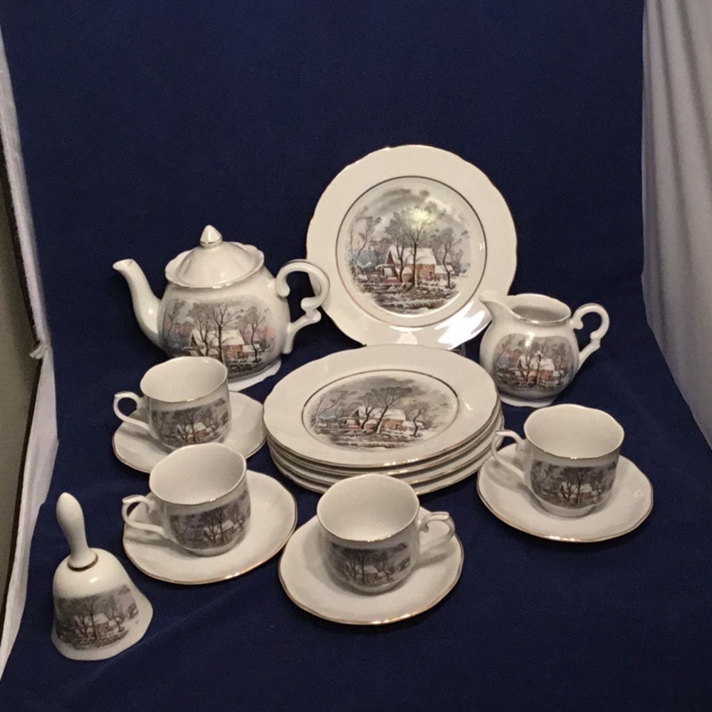 AVON 1977 WINTER TEA SET FOR 4 ‎ MADE IN JAPAN